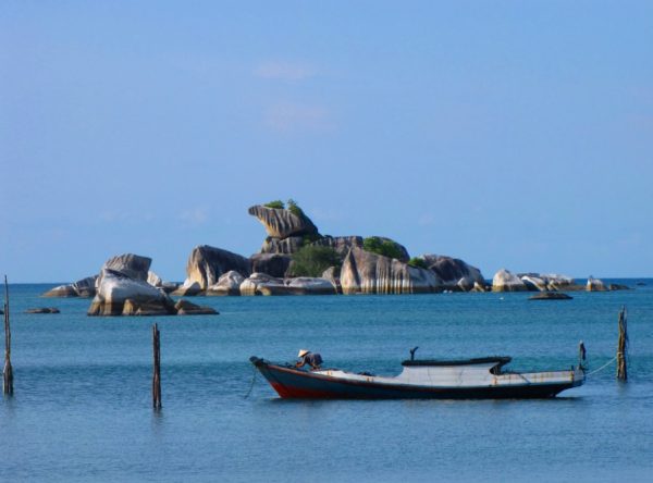 pantai tanjung kelayang