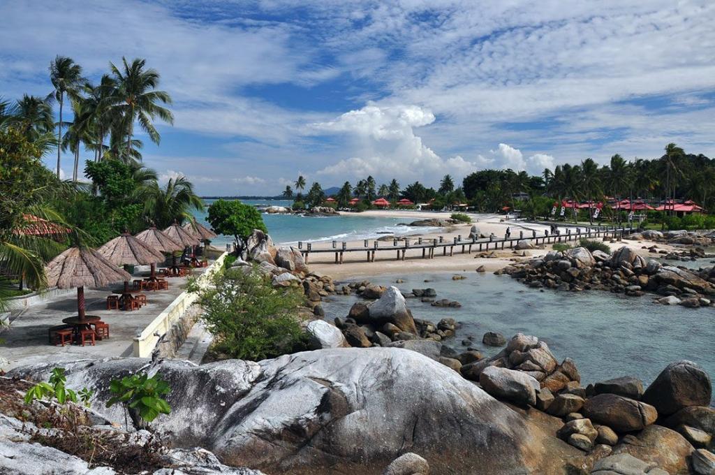 Matahari Terbenam Di Pulau Belitung